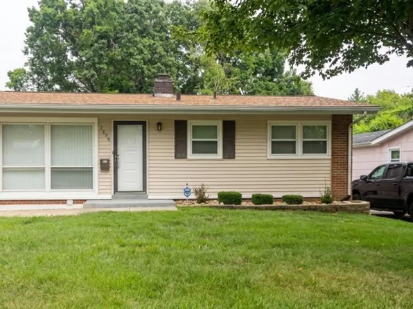 2898 Lesmer Ct, Saint Louis, MO 63114
