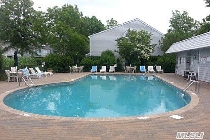 2nd image of 220 Montauk Hwy #6