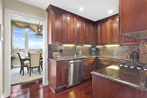 Sold by Compass | media 5