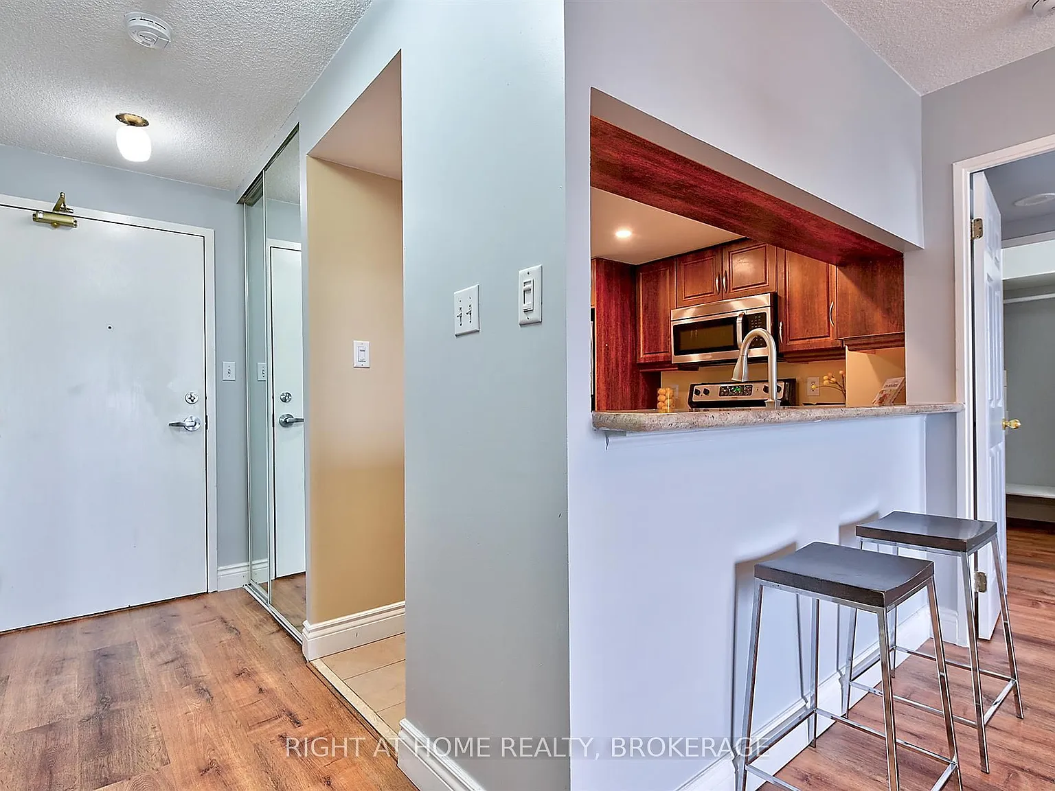 2 bed, $2,950 — Photo 4