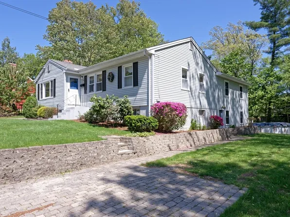 58 Horseshoe Dr, Bellingham, MA 02019