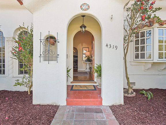 3rd image of 4319 Coronado Ave