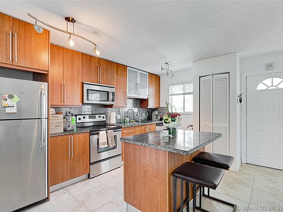 2nd image of 290 Navarre Ave APT 302