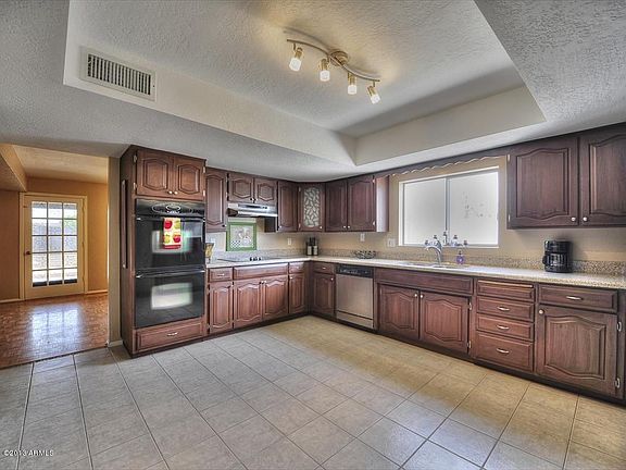 5th image of 6006 S Heather Dr