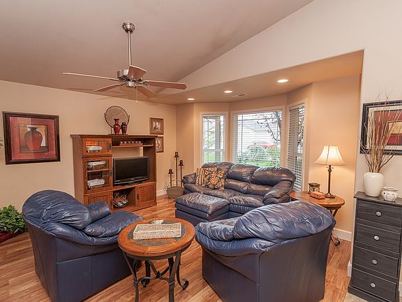 2nd image of 5501 Monica St