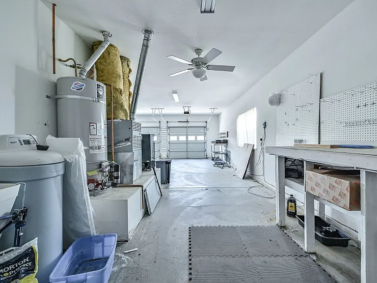 317 W Shamrock Ave — Photo 28