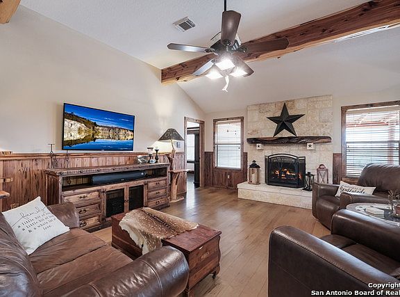 5th image of 105 Timber Mountain Dr