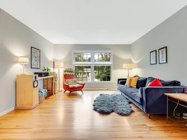 3733 Maryland Ave N, New Hope, MN 55427