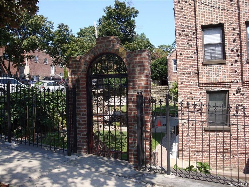 1st image of 52 New Pl APT 4