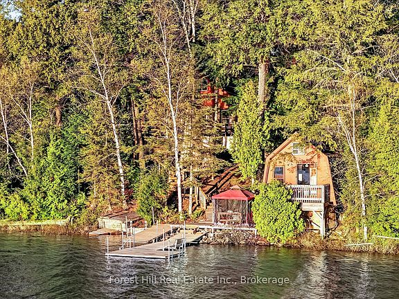 5th image of 136 Rock Point Rd