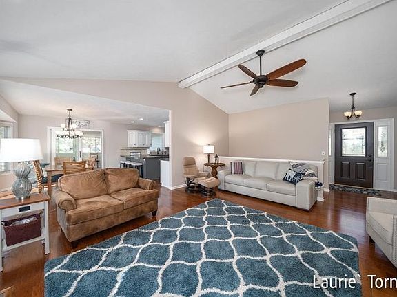 4th image of 6091 Deanna Ct SW
