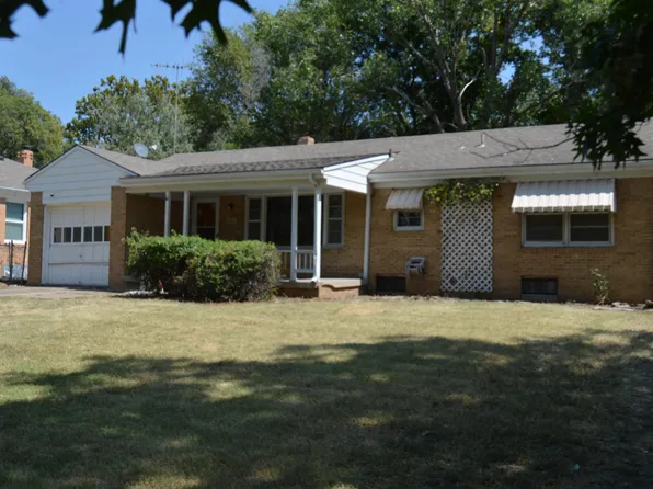 1122 S Fabrique Dr, Wichita, KS 67218