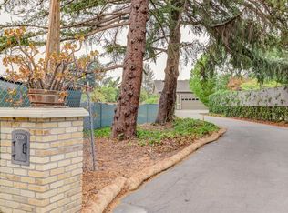 2001 Sunnyview Ln, Mountain View, CA 94040