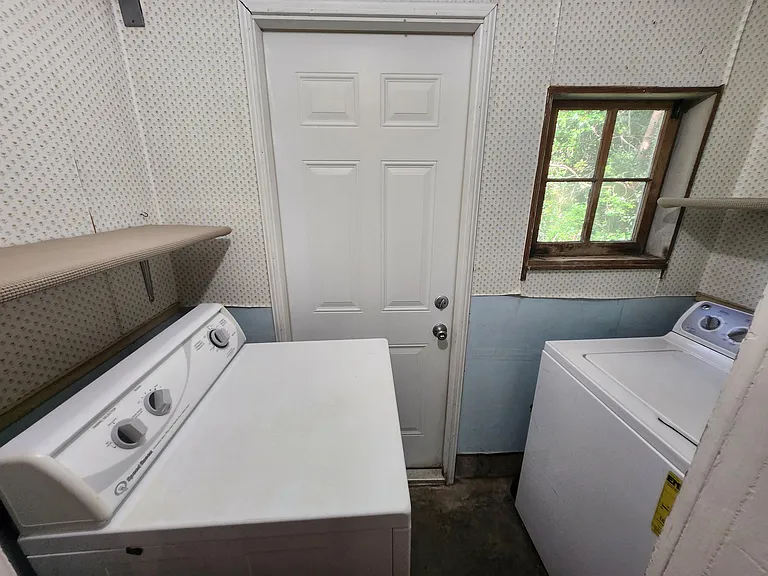 110 Barbara St — Photo 19