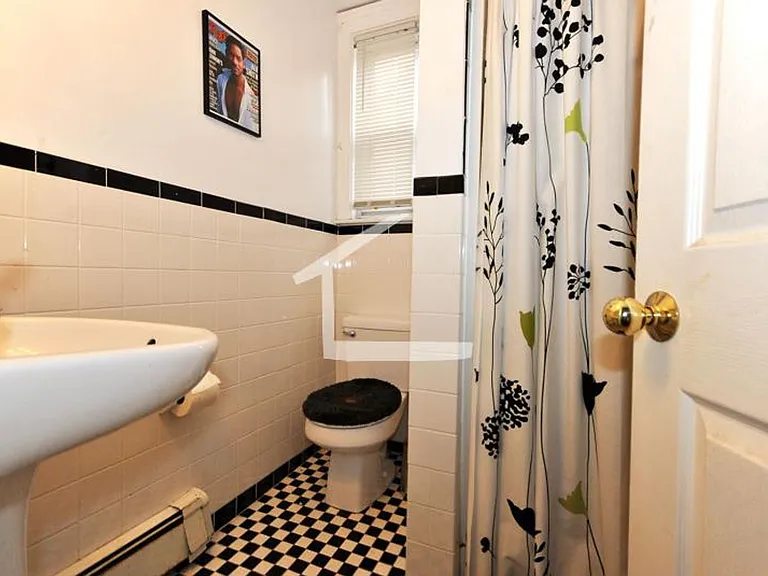 144 Brooks St #1 — Photo 7