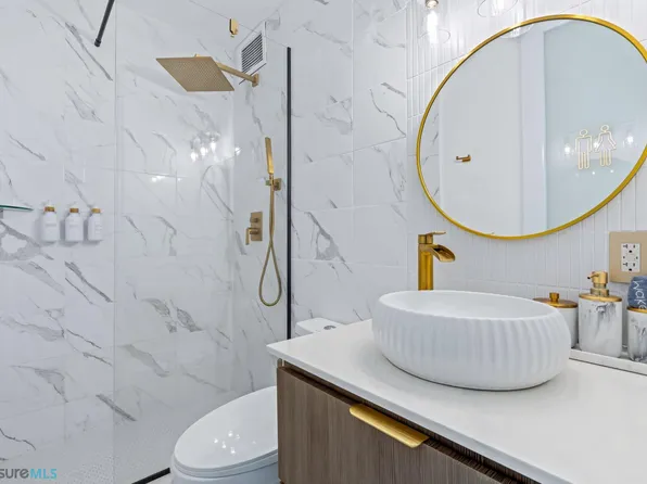 (undisclosed Address), Luquillo, PR 00773