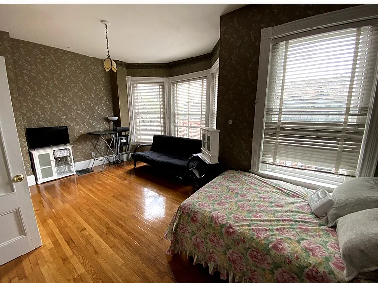 50 Hereford St #3F — Photo 3