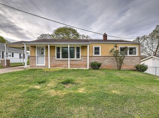 324 Holston Dr, Mt Carmel, TN 37645