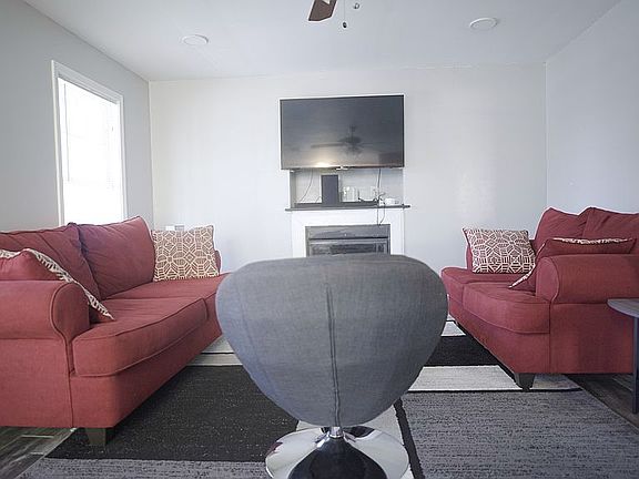 5th image of 775 Welch St SW