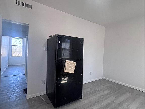 3rd image of 486 3rd street #2