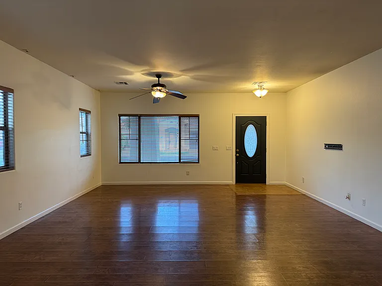 3424 E Vernon St — Photo 4