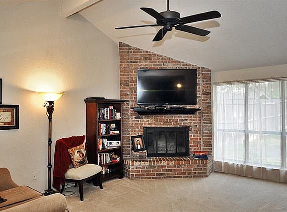 5th image of 2701 Foxglen Dr