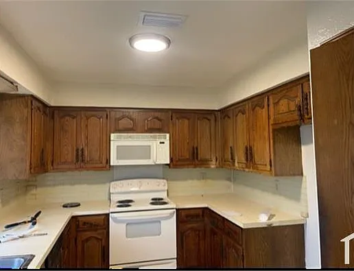 3 bed, 1740 sqft, $1,999 — Photo 3