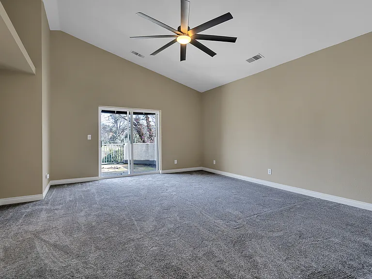 3857 Eagle Pkwy — Photo 33
