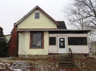 117 E North St, Galveston, IN 46932