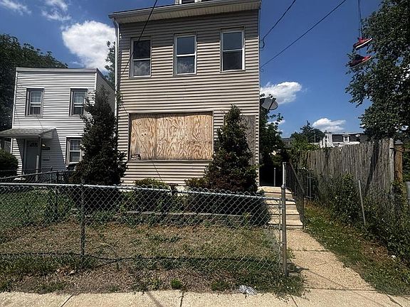 2nd image of 111 Belmont St