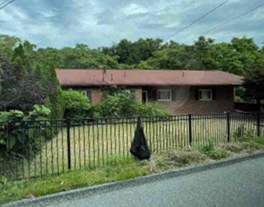 1st image of 701 Breezemont Dr