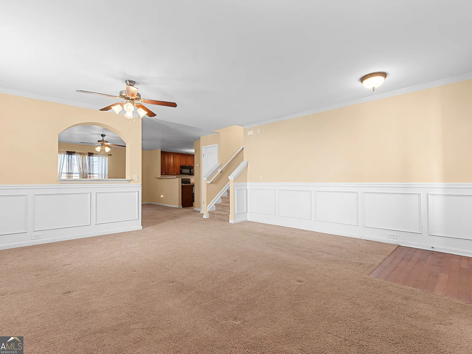 4 bed, 2.5 bath, 2427 sqft, $2,300 — Photo 4