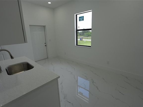 4th image of 3931 Sunset RD