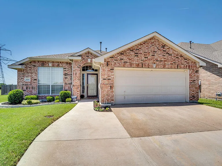 6516 Fairglen Dr — Photo 1