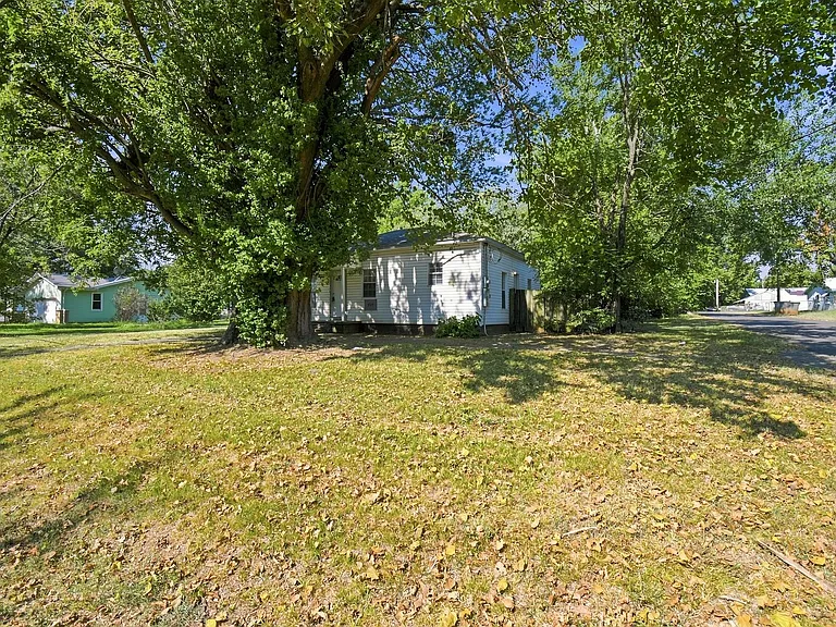 707 N Gertrude Ave — Photo 3
