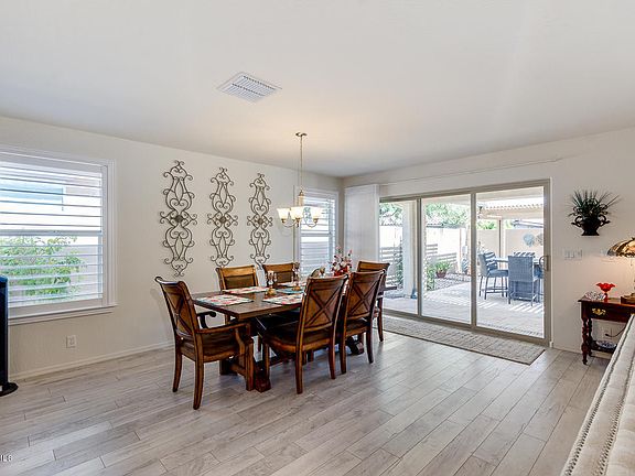 3rd image of 5111 E Hillview St
