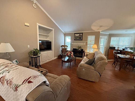3rd image of 253 Fyke Dr