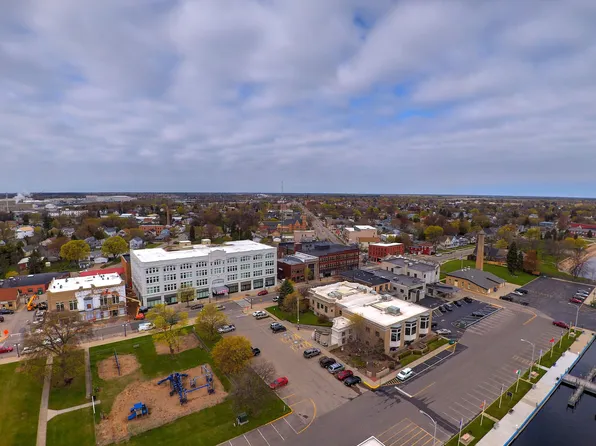 Lloyd House I, 927 1st St #205, Menominee, MI 49858
