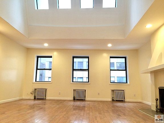 2nd image of 28 W 47th St #5FF