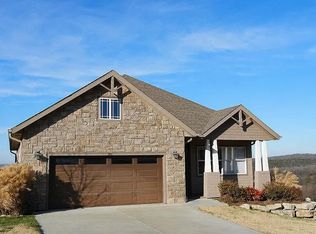 365 Legends Lane, Hollister, MO 65672