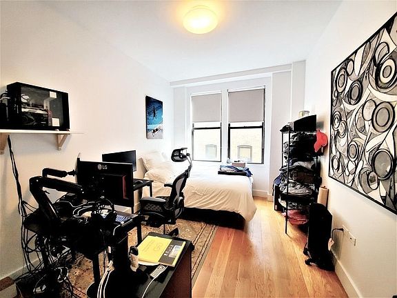 3rd image of 184 Joralemon St