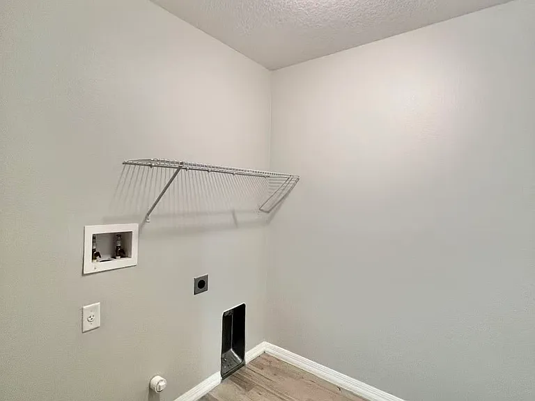 2664 Rotherham Rd — Photo 26
