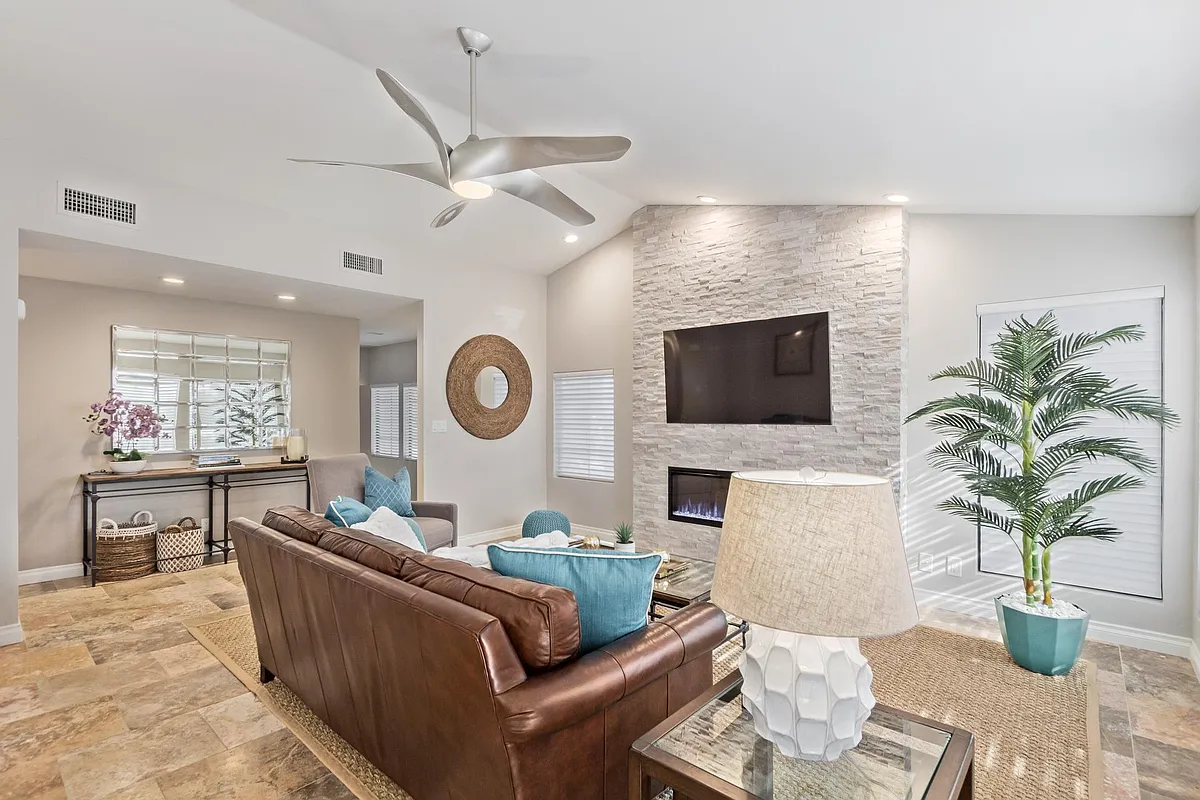 Building Photo - 9707 E Mountain View Rd #2457