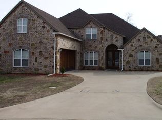 2402 Sugar Creek Cir, Longview, TX 75605