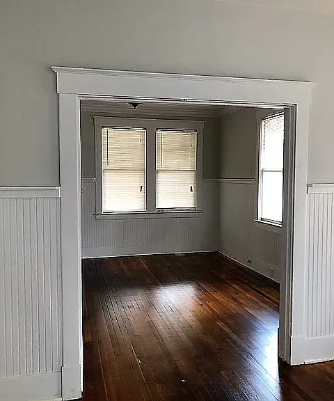 530 E 38th St — Photo 9