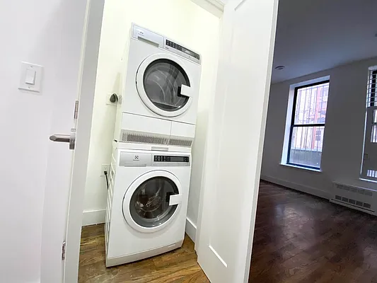 Rented by EastMount Realty LLC | media 44