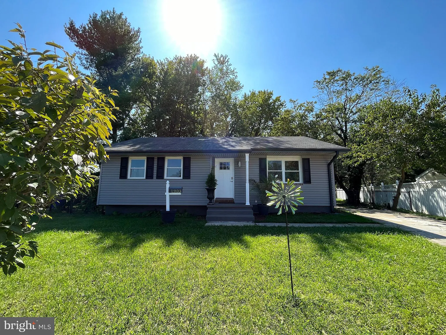 1903 Larch Ct photo 1