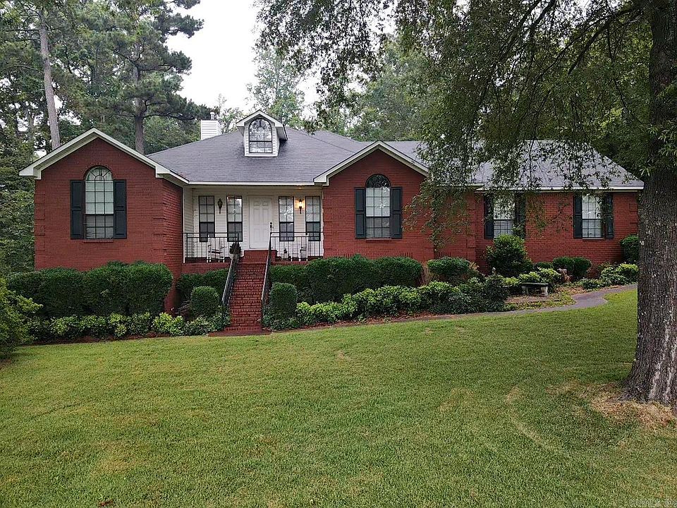 1st image of 108 Magnolia Dr