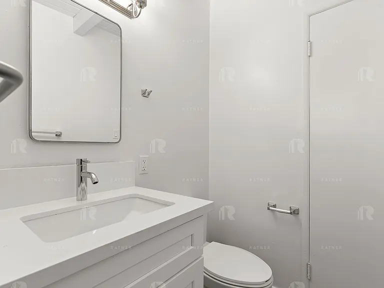(An/Ti/Yo:B) 4232-4234 Mary Ellen Avenue — Photo 9