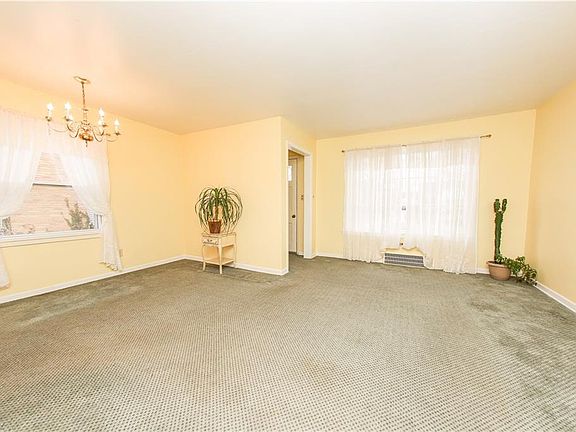 5th image of 8149 Lynway Ave
